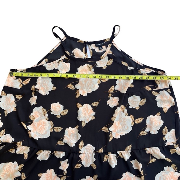Torrid Black  Halter Tank 2x White Cream Roses Drop Peplum Waist - Picture 7 of 8